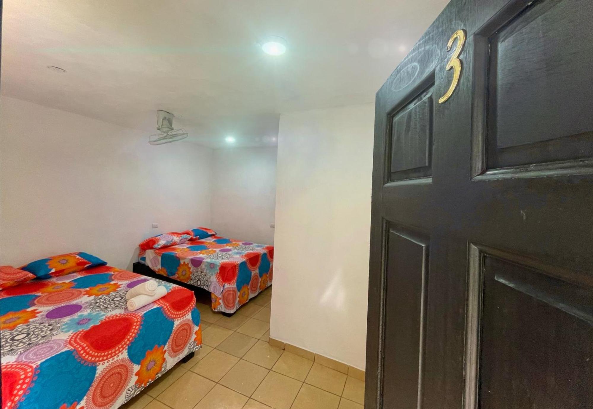 Carey Lodging Тортугеро Екстериор снимка